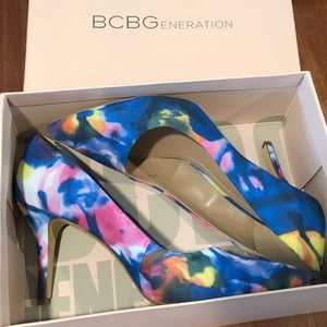 NWOT! BCBG heels, watercolor